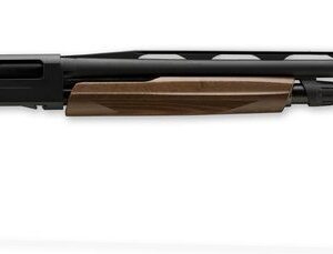 Shotgun with wooden stock and black barrel, ideal for hunting and sport shooting.